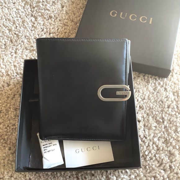 Gucci Handbags - Gucci black wallet with original box
